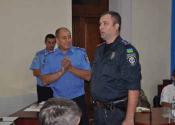 Николаевский милиционер, не давший пьяному швырнуть в прохожих боевую «Ф-1», досрочно получил майорские погоны