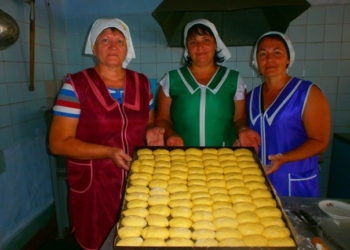 К бойцам АТО из Снигиревки «уехали» испеченные учениками и учителями Гороховской школы пирожки