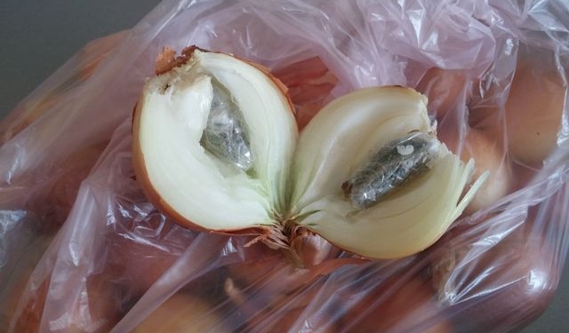 Наркотики в луковице к заключенному Николаевского СИЗО не попали