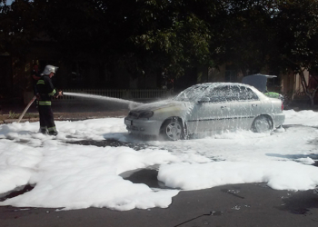 В Николаеве сгорели два авто