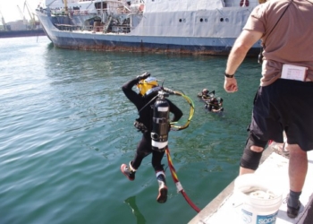 В рамках Sea Breeze 2015 возле Одесского порта тренировались украинские и американские водолазы