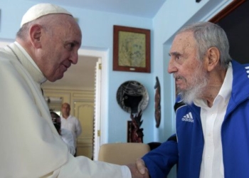 Папа римский встретился на Кубе с Фиделем Кастро