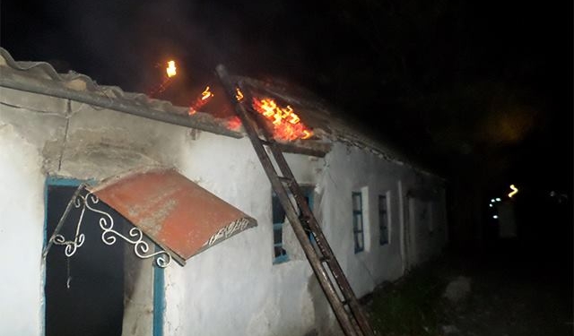 В Снигиревском районе сгорел жилой дом: пожар поздно заметили, потому что дом на отшибе