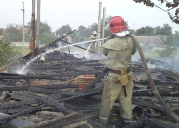 В жилом доме в Баштанке сгорела крыша дома