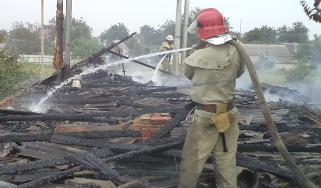 В жилом доме в Баштанке сгорела крыша дома