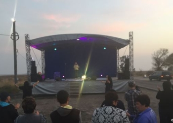 На Чонгаре проходит концерт в поддержку «блокады» Крыма