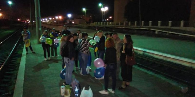 Дорого внимание: волонтеры в Николаеве поприветствовали бойцов 28-й бригады, возвращающихся с передовой