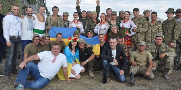 Николаевские артисты дали на «Широком Лане» концерт для бойцов 28-й бригады