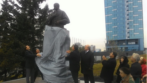 В Новосибирске открыли памятник Шевченко