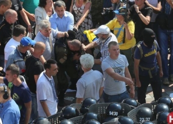 “Есть только один способ справиться с революцией – не останавливать ее ход”