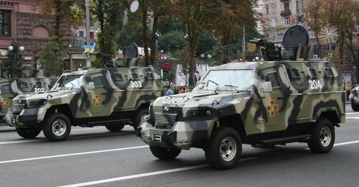 На улицы Киева выведут бронемашины