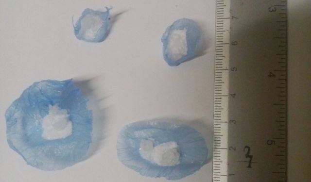 Одессит «случайно» гулял у Ольшанской колонии с маленьким пакетиком с непонятным содержимым, а при задержании активно сопротивлялся