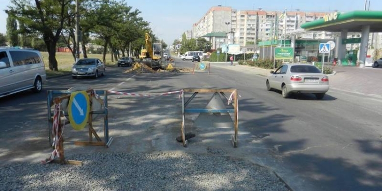 Приколы нашего городка: на отремонтированном Херсонском шоссе снова разрытие, а жителей 2-го Бульварного переулка «Николаевводоканал» бросил один на один с проблемой