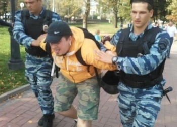 В Москве задержали участников марша против войны с Украиной