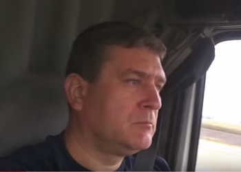 “Мы ласково кроликом Сеню назвали, враги называют орлом”. Американский дальнобойщик спел про “Яценюка-чеченца”