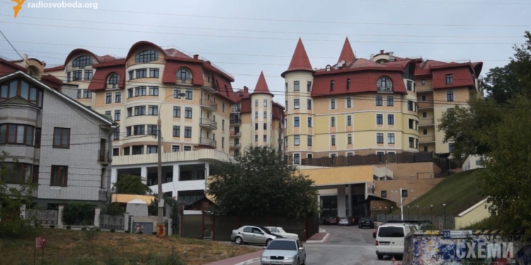 Дорого внимание. Жене экс-главы СБУ Наливайченко подарили квартиру за $1 млн.