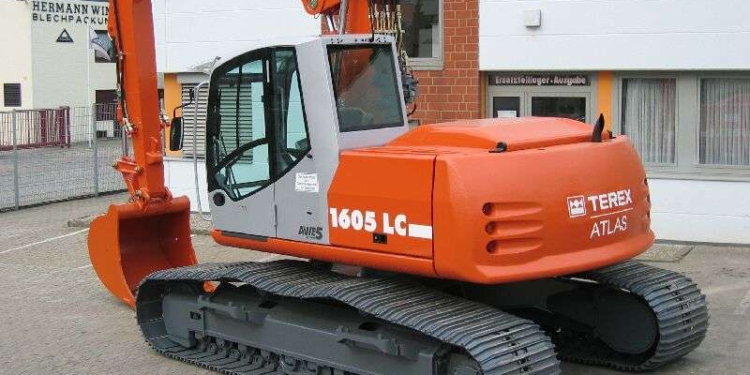 Николаевский порт «Октябрьск» купил гидравлический перегружатель за 11 миллионов гривен