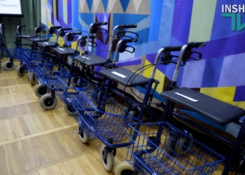 Николаевским пожилым и инвалидам передали ходунки-роллаторы