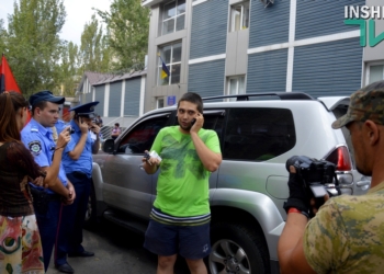 В Николаеве АТОшники задержали водителя джипа, который едва не въехал в толпу людей