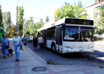 В Николаеве появился первый «говорящий» троллейбус – объявляет остановки и маршрут для слабовидящих людей