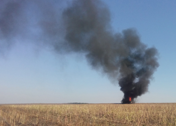 На Николаевщине сгорел комбайн и 1,5 т семечек