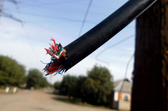 Охотник за металлоломом вырезал 2 км телефонного кабеля. Его вычислили