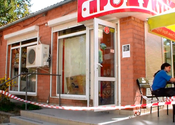 В Николаеве задержали двух мужчин, которые ограбили магазин