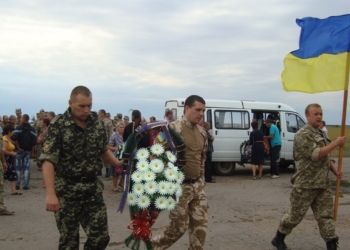 Погибшего Героя Снигиревщина встретила километровым живым коридором славы