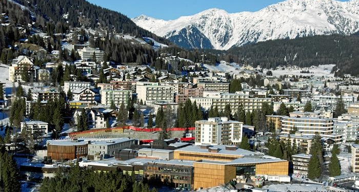 Коррупция в ФИФА. Обыски продолжаются. Арестованы квартиры в Альпах