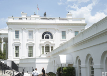 Белый Дом показывает желтую карточку Порошенко и Яценюку. Будет ли красная?