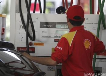 АМКУ рекомендовал крупным АЗС снизить цены на топливо