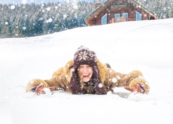 Невероятно! На фоне аномально жаркой осени в Украине выпал первый снег