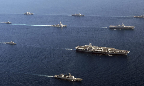 Военные корабли РФ в экономической зоне Литвы приказали изменить курс гражданским судам