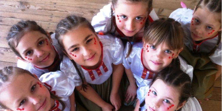 Николаевские школы могут выиграть компьютерный класс от ЮниорБанка