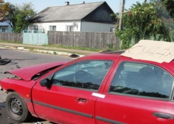 Судья, сбивший 21-летнего мотоциклиста, был пьян. Люди перекрыли трассу – требуют возмездия