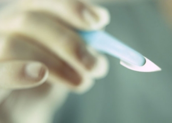 Во Львове на взятке в 5 тыс.грн. задержан хирург, торговавший справками для уклонения от мобилизации