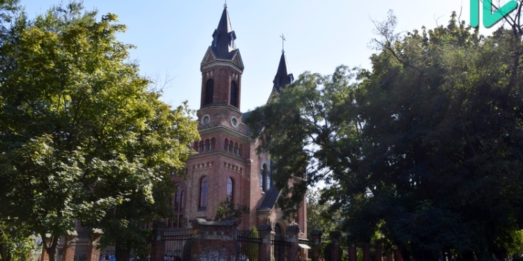 У николаевских католиков праздник: у костела Святого Иосифа освящен грот «Сердце Марии»