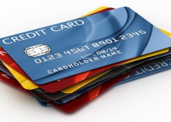 Мутная история: жительница Первомайска «задолжала» банку 5 тыс.грн. по кредитной карте, которую не оформляла и не получала