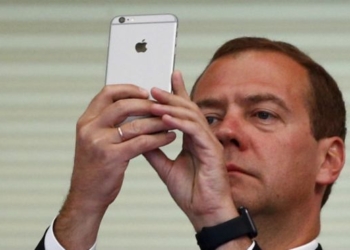 Медведев выступил за госрегулирование интернета