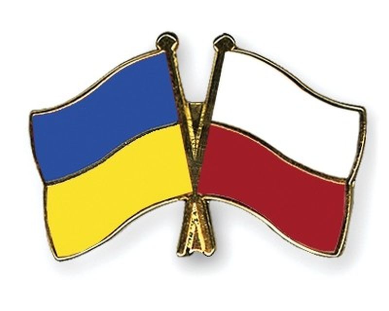 Почти миллион украинцев работает в Польше 1