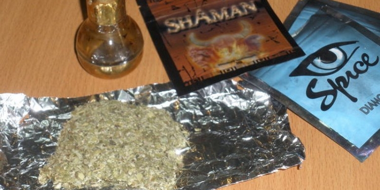 Не айс: в Заводском районе Николаева милиционеры задержали молодого человека со «спайсом»