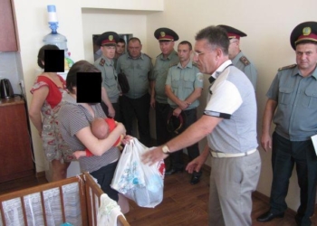 В Николаевском СИЗО покрестили самого маленького жителя