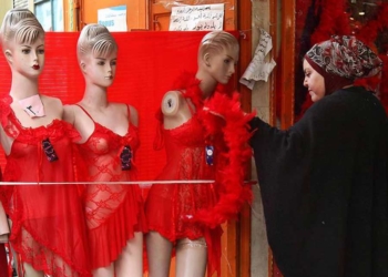 Пьяный николаевец на Центральном рынке украл пластиковую женщину