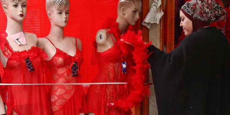 Пьяный николаевец на Центральном рынке украл пластиковую женщину