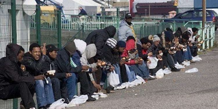 Кризис беженцев в Европе: Чехия вслед за Германией введёт контроль на границе с Австрией