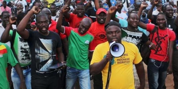 В Буркина-Фасо военные совершили переворот, сместив временного президента