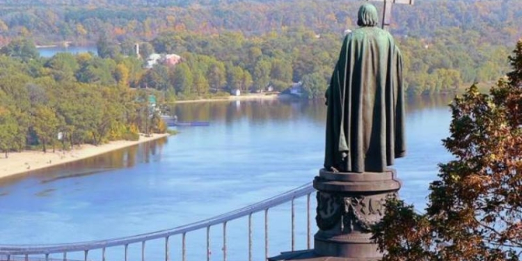 Киев показывает Николаеву пример декоммунизации: горсовет решил переименовать 12 улиц, проспект, переулок и площадь