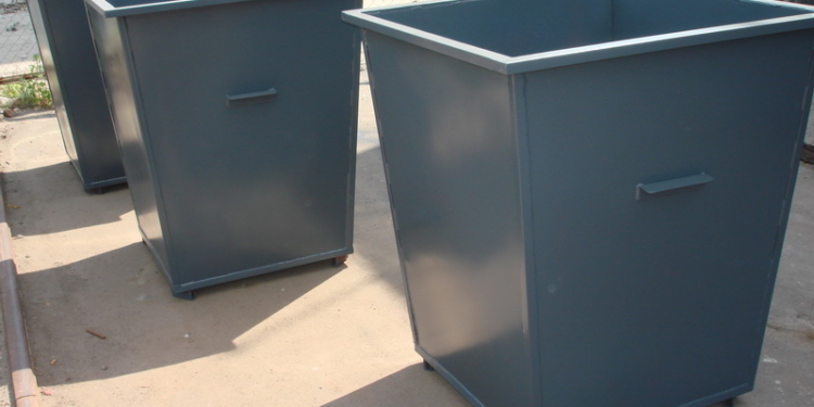 Европейские мусорные контейнеры из пластмассы в Николаеве не прижились – их почти все сожгли