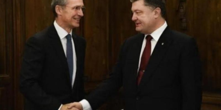 Порошенко сегодня встретится с генсеком НАТО