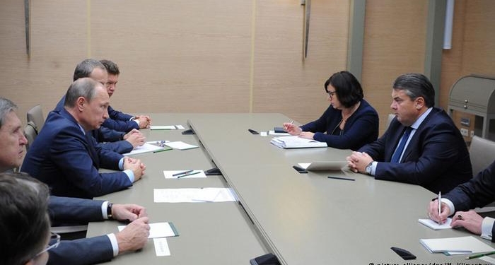 Габриэль с Путиным поговорили о транзите газа через Украину